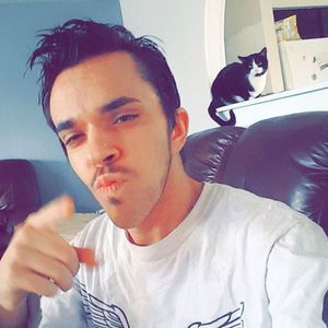 Meet your Posher, Aaron